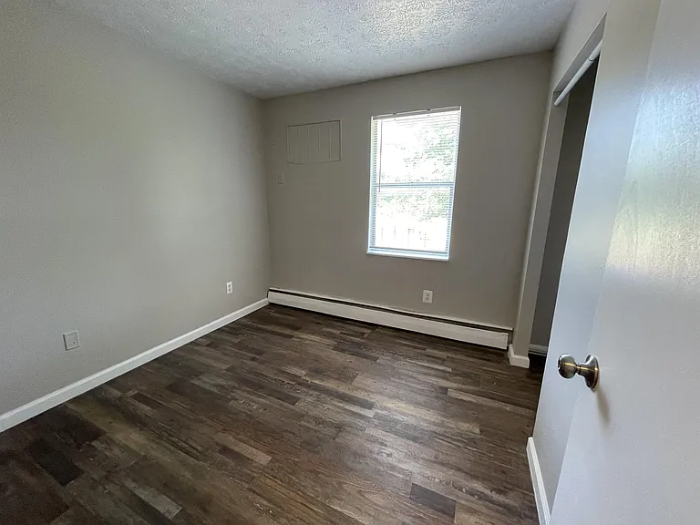 4591 Paddock Rd — Photo 6