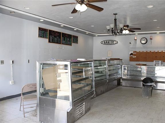 5th image of 6321 Amboy Rd