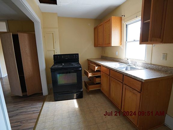 5th image of 418 W Kansas St