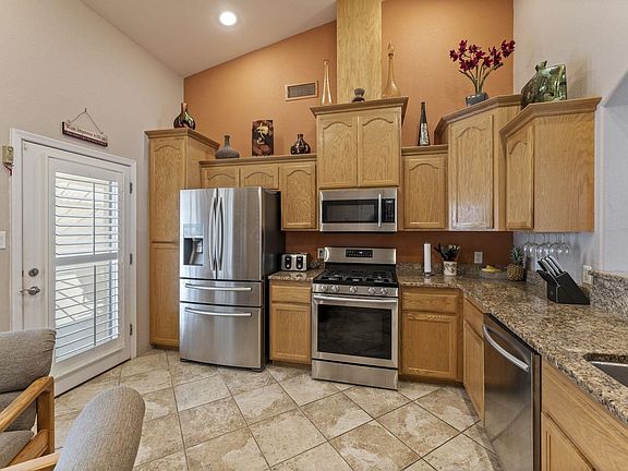 4th image of 5363 E 33rd Pl