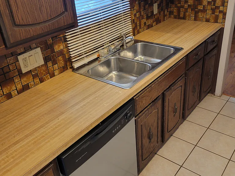 746 N Woodrow Ave — Photo 10