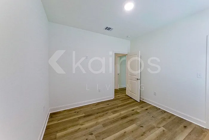 7936 Hendrick Dr — Photo 7