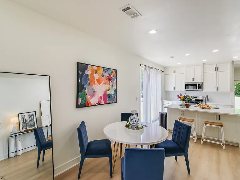 1122 W 10th Ave — Photo 18