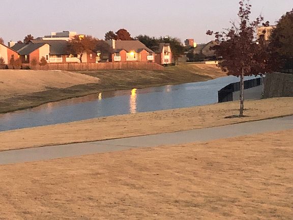 3rd image of 2801 Fountain Dr