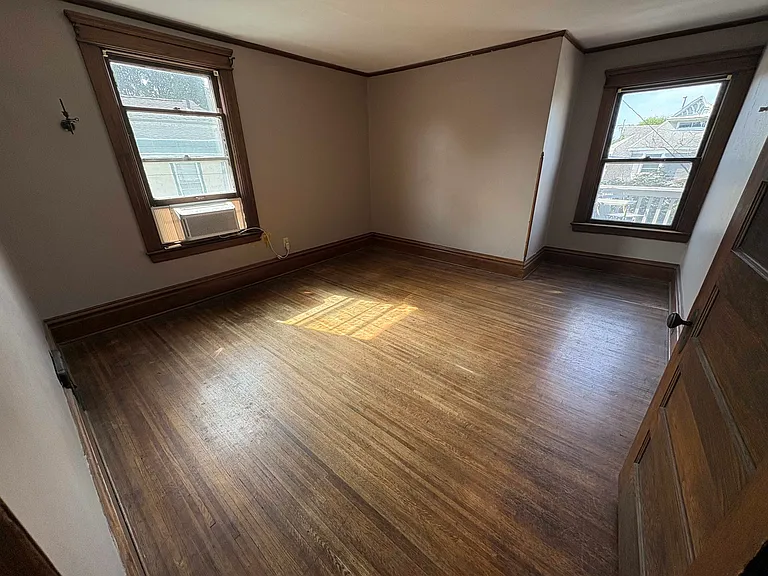 519 Park Ave — Photo 12