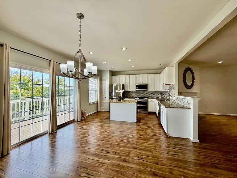 419 Jacobsen Dr — Photo 8