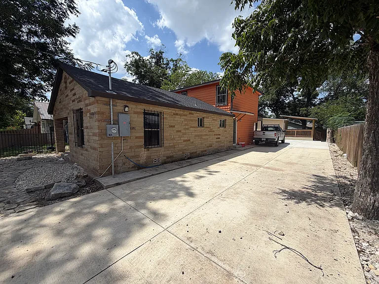 1715 Saltillo St #2 — Photo 8