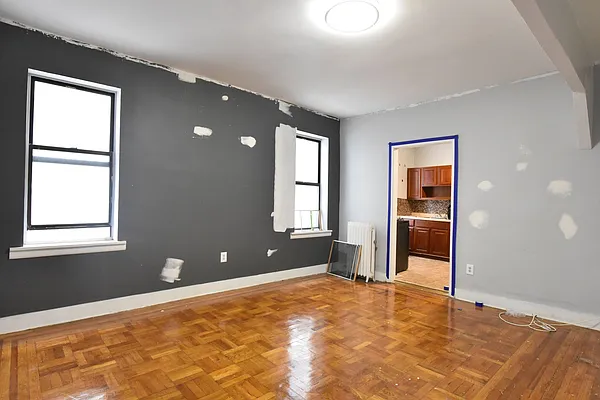 Rented by Clove Realty LLC | media 31