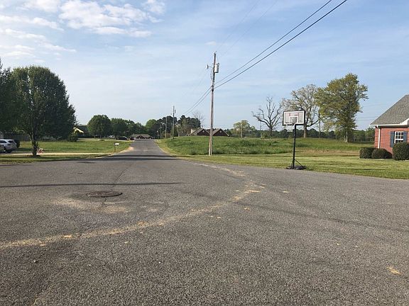 3rd image of 65 Morning Glory Ln
