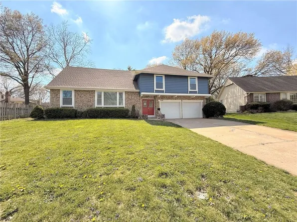 8716 Woodward St, Overland Park, KS 66212