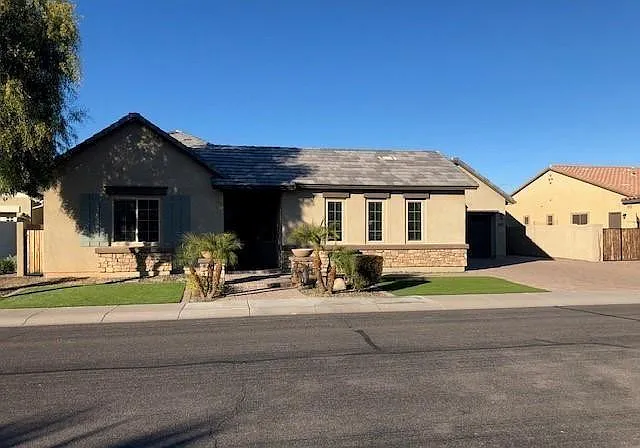 1520 E Sagittarius Pl — Photo 3