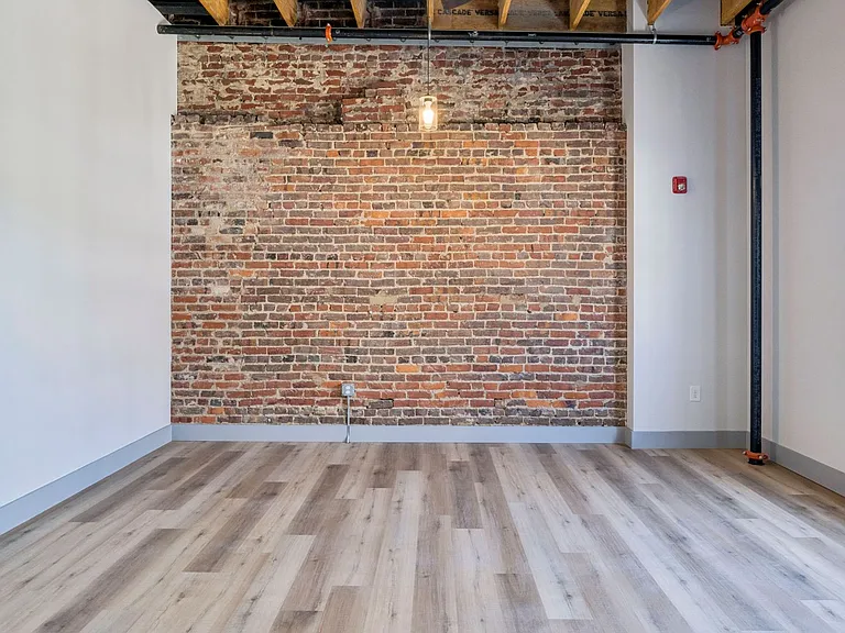 213 E Main St — Photo 12