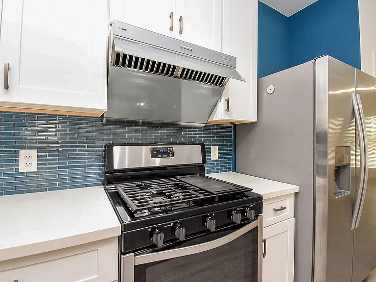 2202 Naomi St #3 — Photo 15