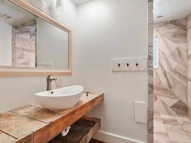 1035 N 260th St E — Photo 19