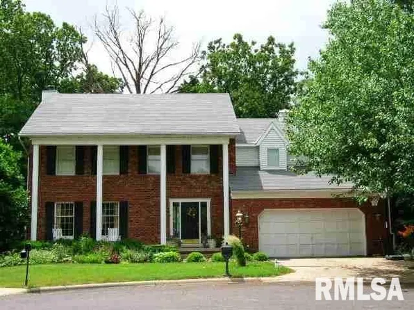 702 W Beechwood Ct, Peoria, IL 61615