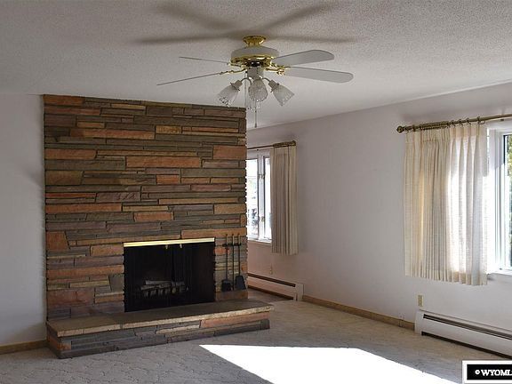 4th image of 215 Valley Cir