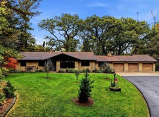 12477 Oak Brook Pl, Dubuque, IA 52001