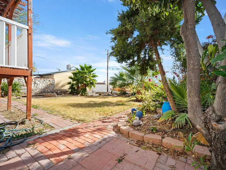 2522 Altura Ave — Photo 16
