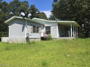 46 Jenkins Rd, Carriere, MS 39426