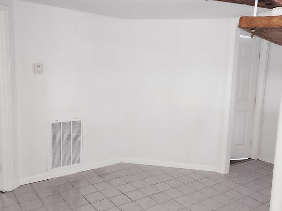 2nd image of 8011 Pine St