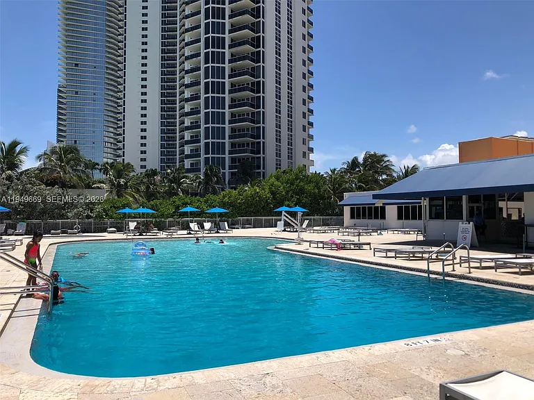 19201 Collins Ave #823 — Photo 19