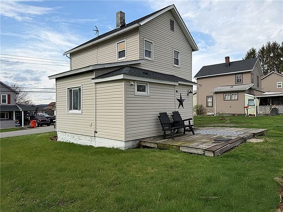 3rd image of 63 9th St