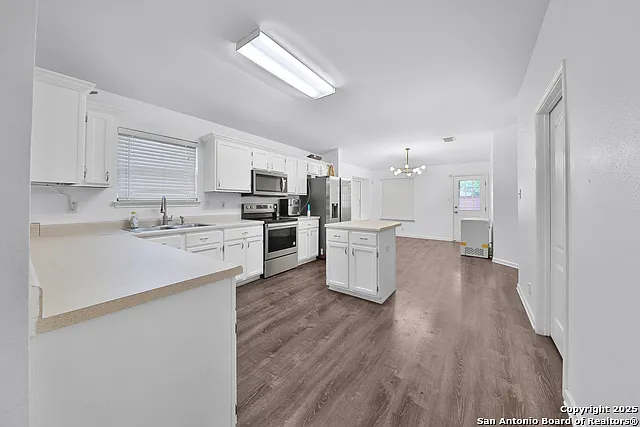 1427 Diamond Blf — Photo 13