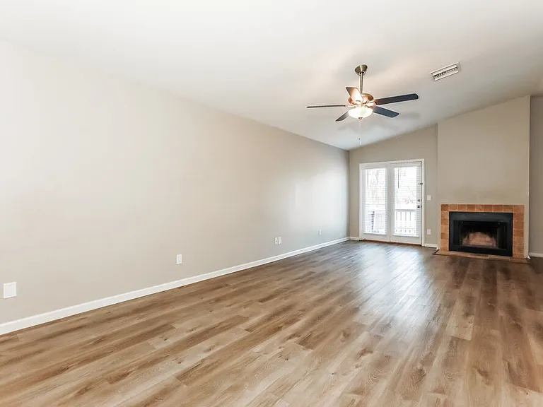5330 E Fairfield St — Photo 4