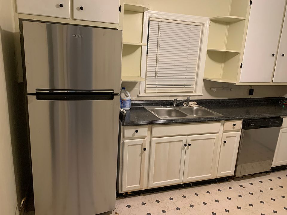 1st image of 76 Mathews St