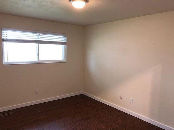 2nd image of 351 E Park Creeke Ln APT D