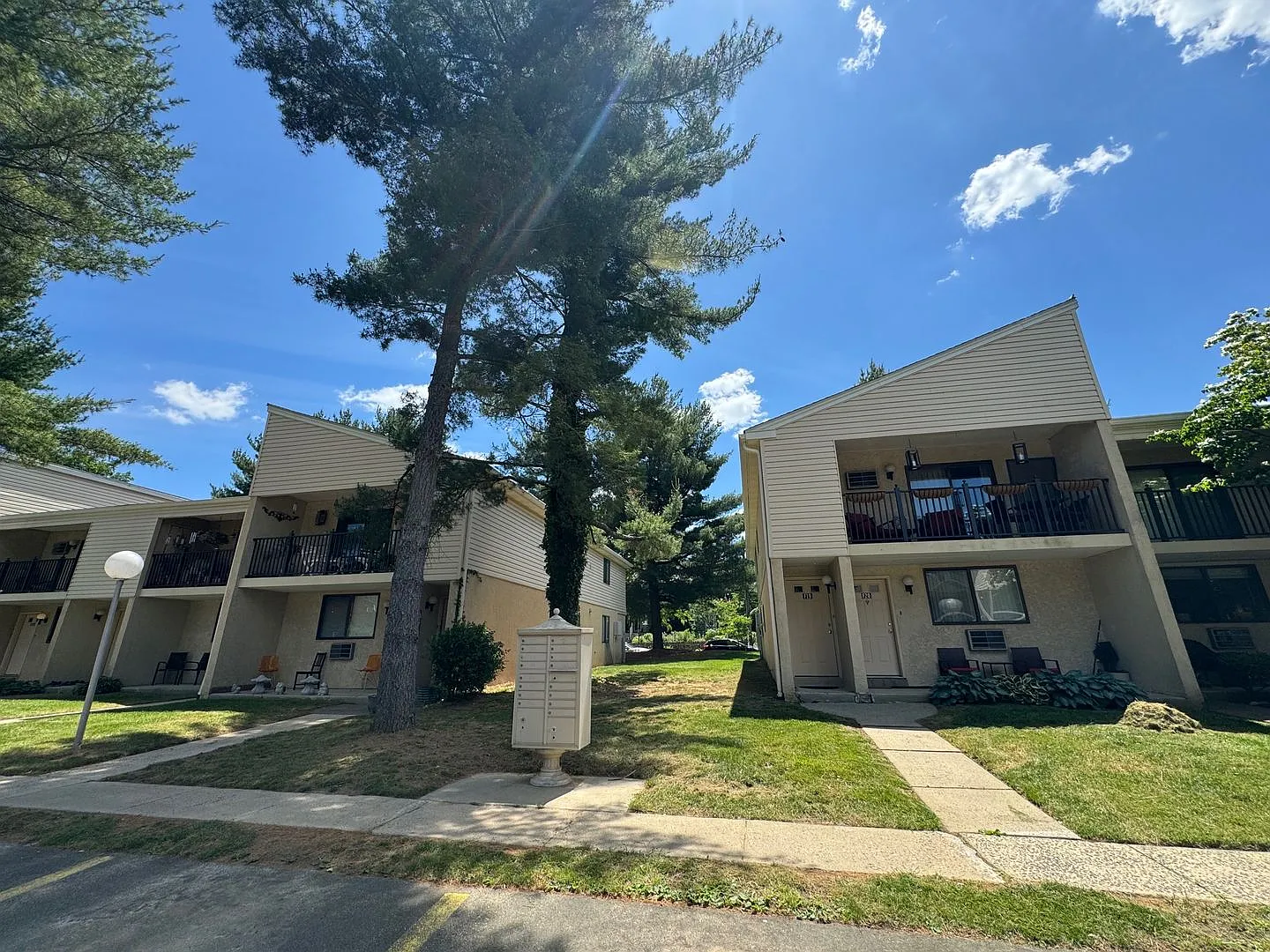 Valley Brook Apartments — Photo 1