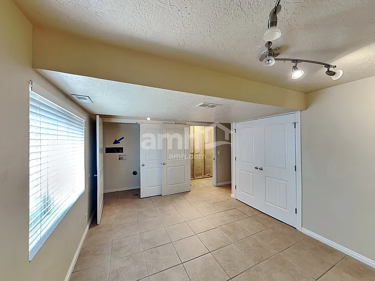 2204 N 1960 W — Photo 21