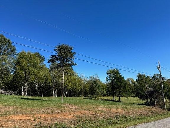 2nd image of 1 Bear Creek Rd