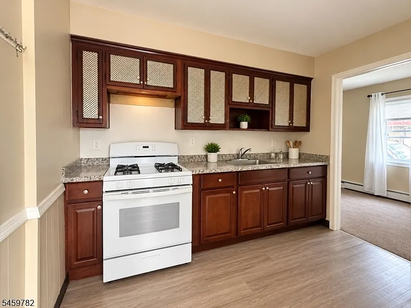 2 bed, 1.0 bath, $1,750 — Photo 4