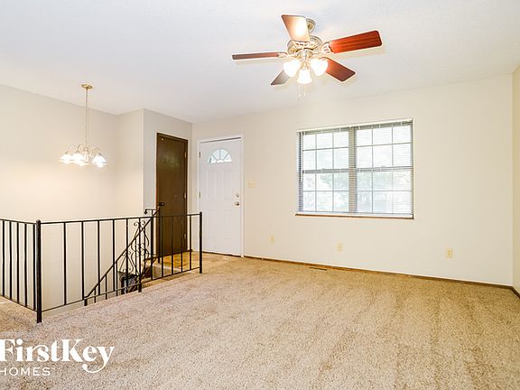 3rd image of 1600 NW Amesbury Ct