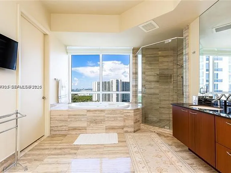 16001 Collins Ave #CU-1106 — Photo 18