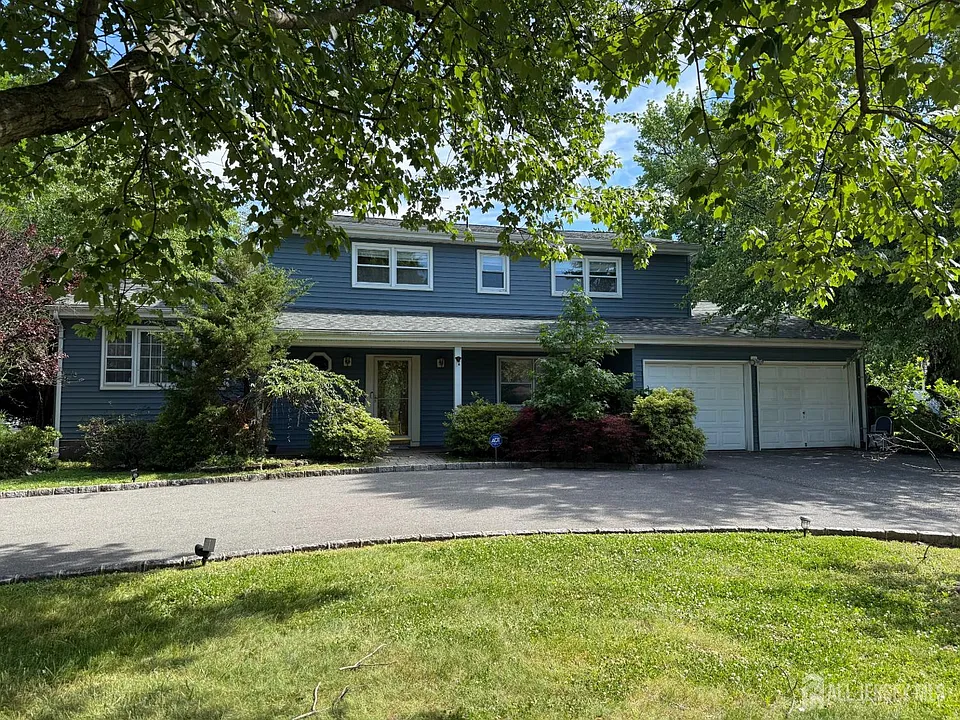 43 Jonathan Dr