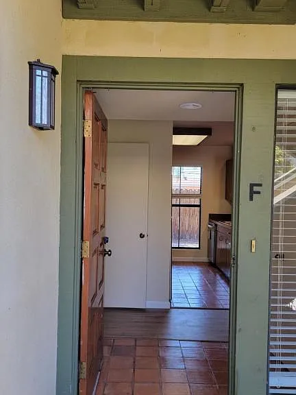 1187 Grove Ave #F — Photo 2