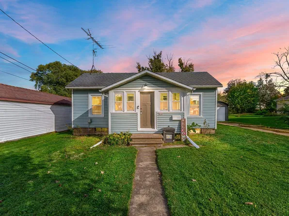 430 Madison Ave, Omro, WI 54963