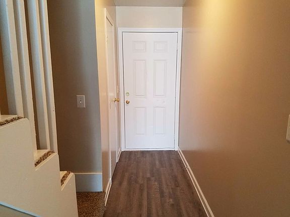 5th image of 810 Dubois Ct E APT 4