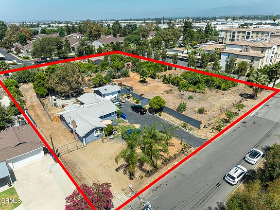 5th image of 890 S Magnolia Ave