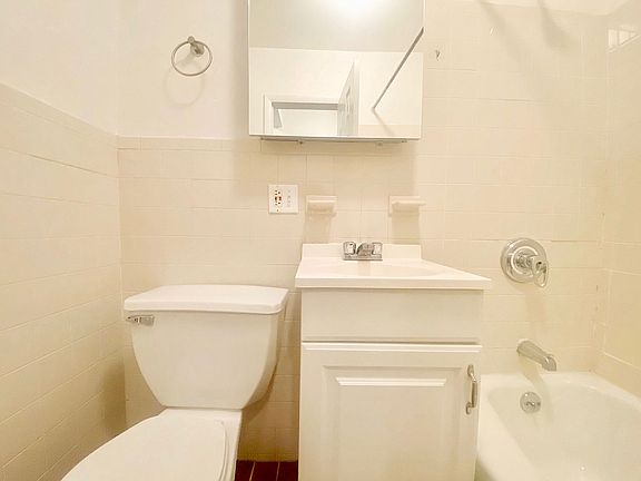 5th image of 356 E 87th St #4C