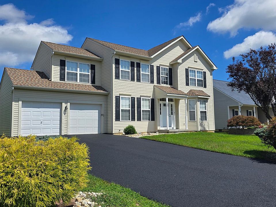 1st image of 6 Mary Ella Ct