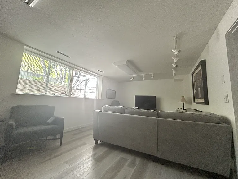 615 Fieldstone Dr — Photo 12