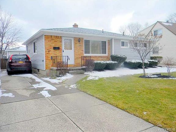2nd image of 70 Hillcrest Dr