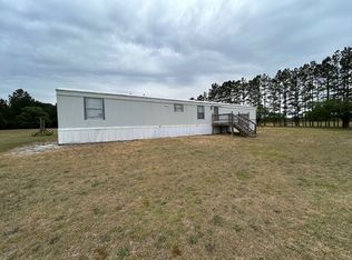 165 Kesler Dr, Saint Pauls, NC 28384