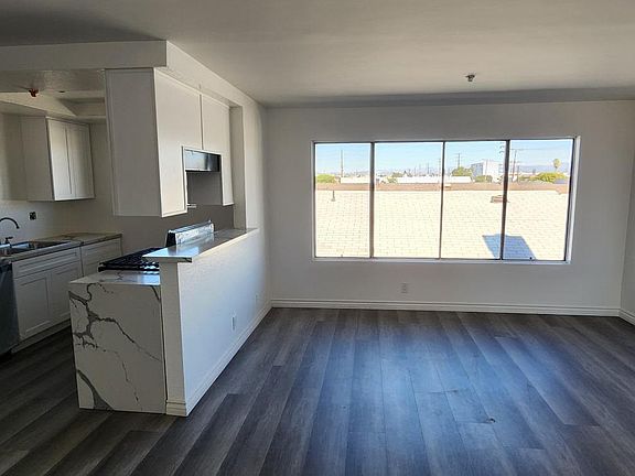 5th image of 12927 Doty Ave #9