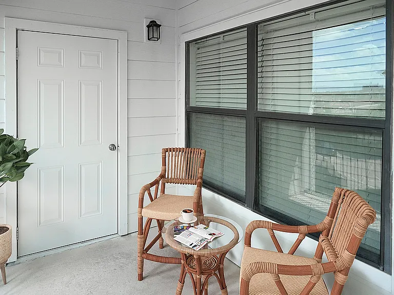 3x2 1370 sqft C1 - Patio