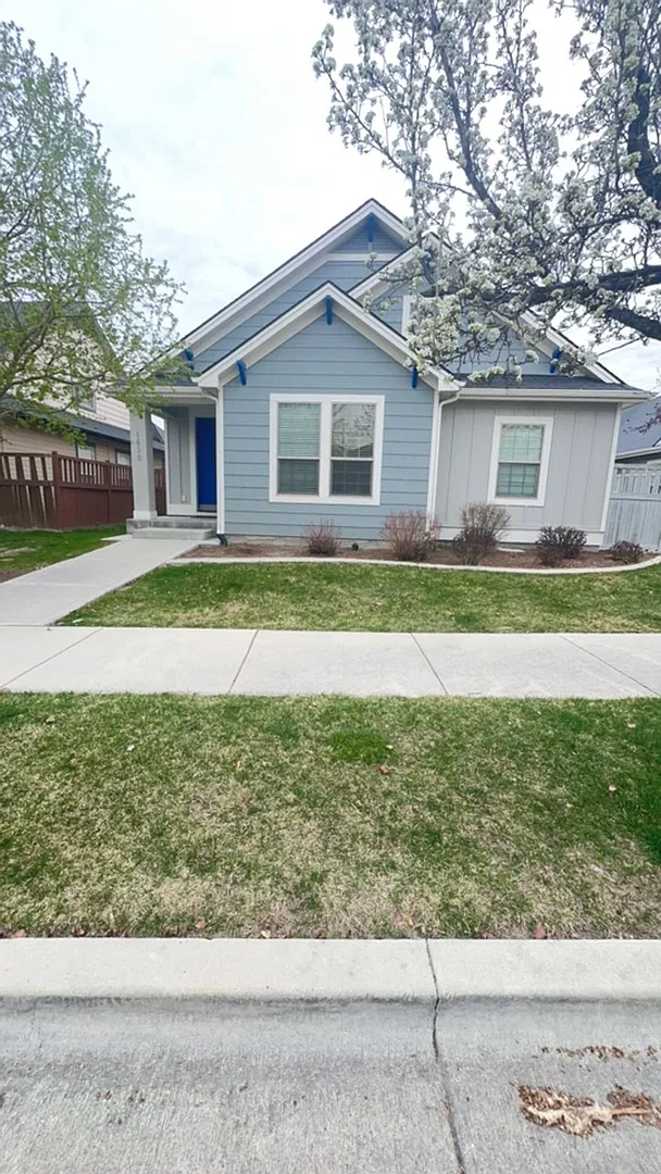 Cute home in Hidden Springs — Photo 1