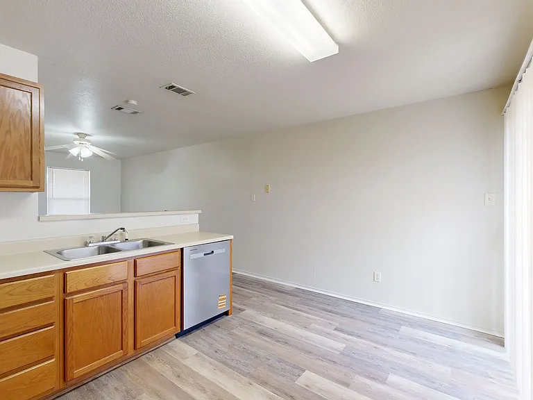 1603 Inca Dr #B — Photo 8